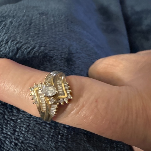 Multi diamond ring